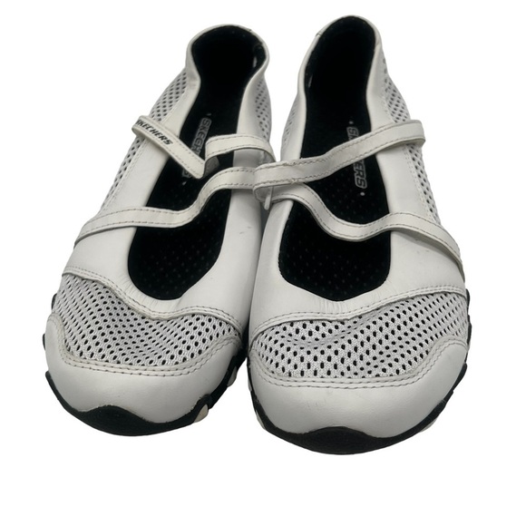 Skechers White Black Active Sightsee Bikers Sneakers Size 6 Girl's - Picture 1 of 7